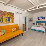 Derin Mavi Butik Gazde/Camere de închiriat *