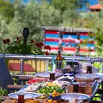 Derin Mavi Butik * Sogut (Aegean)