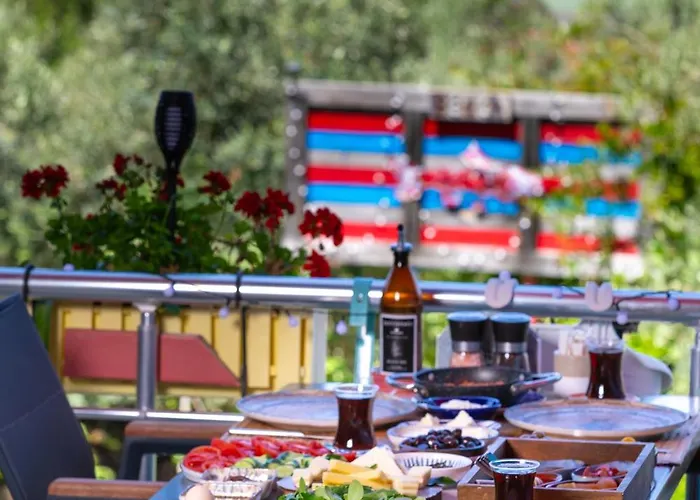 Derin Mavi Butik * Sogut (Aegean)