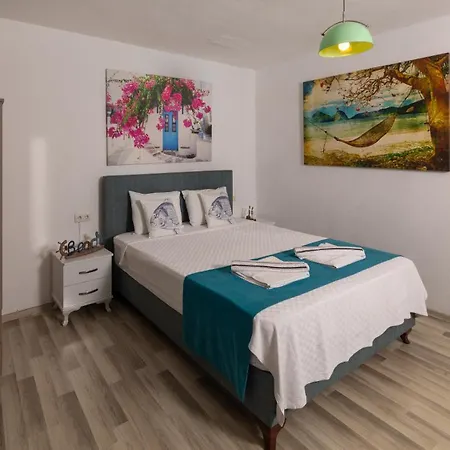 Derin Mavi Butik Gazde/Camere de închiriat Sogut (Aegean)