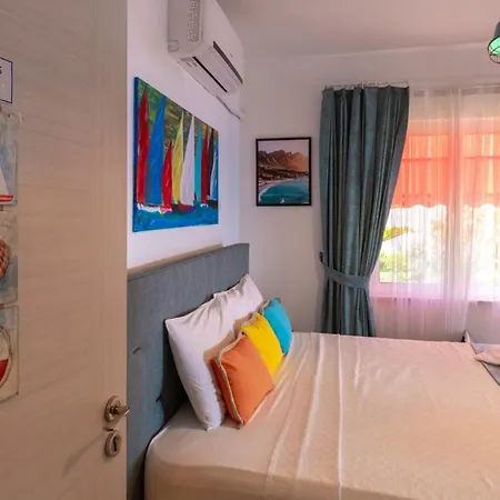 Derin Mavi Butik Gazde/Camere de închiriat *