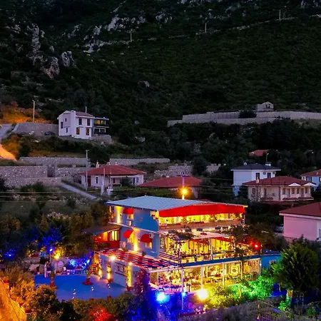 Gazde/Camere de închiriat Derin Mavi Butik Sogut (Aegean)